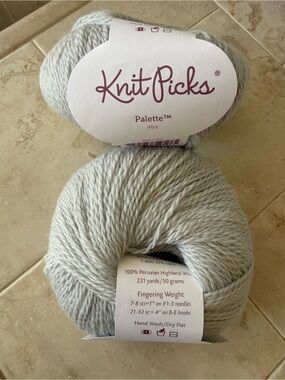 Knit Picks Palette Fingering Yarn in Mist - Soft Light Gray 2 Balls
